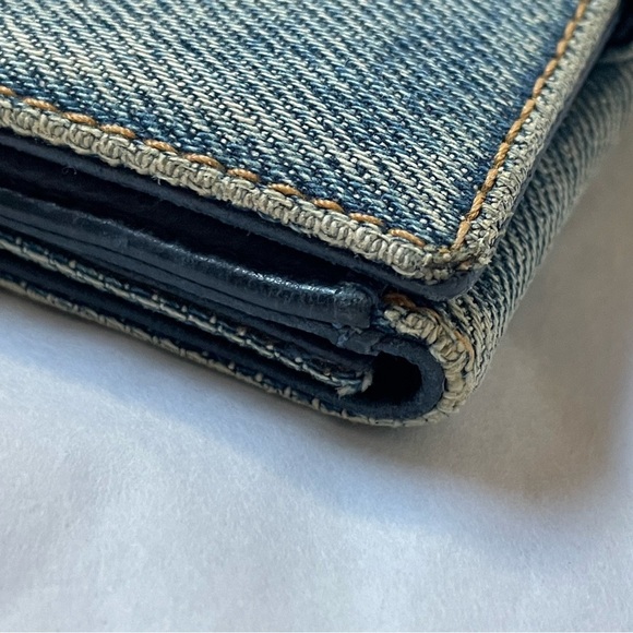 VERY RARE Chanel Vintage Denim CC Compact Wallet - Picture 6 of 16
